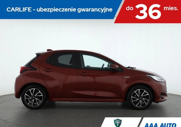 Toyota Yaris cena 78000 przebieg: 99159, rok produkcji 2021 z Bodzentyn małe 211